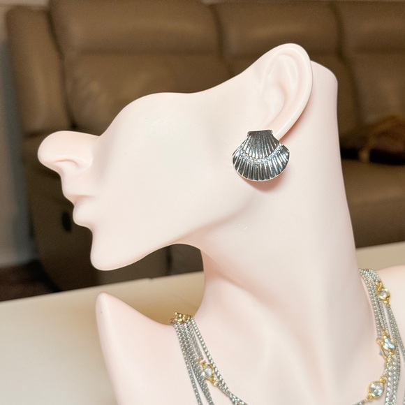 Zara Jewelry - Silver Shell Stud Earrings - Elegant Women's Jewelry